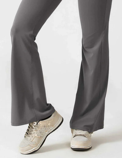 Rafael - Flared Jumpsuit mit tiefem V-Ausschnitt