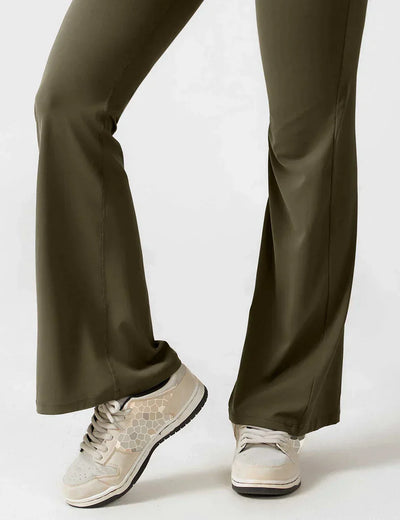 Rafael - Flared Jumpsuit mit tiefem V-Ausschnitt