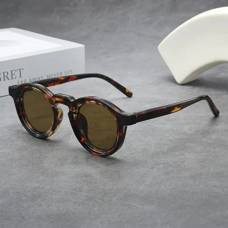 Spectralux – Stilvolle Sonnenbrille Mit Rundem Rahmen