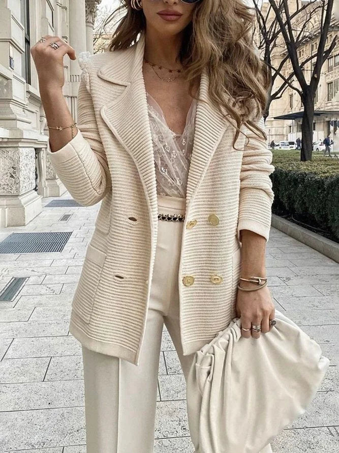 Damenblazer in Beige mit Revers und Knöpfen