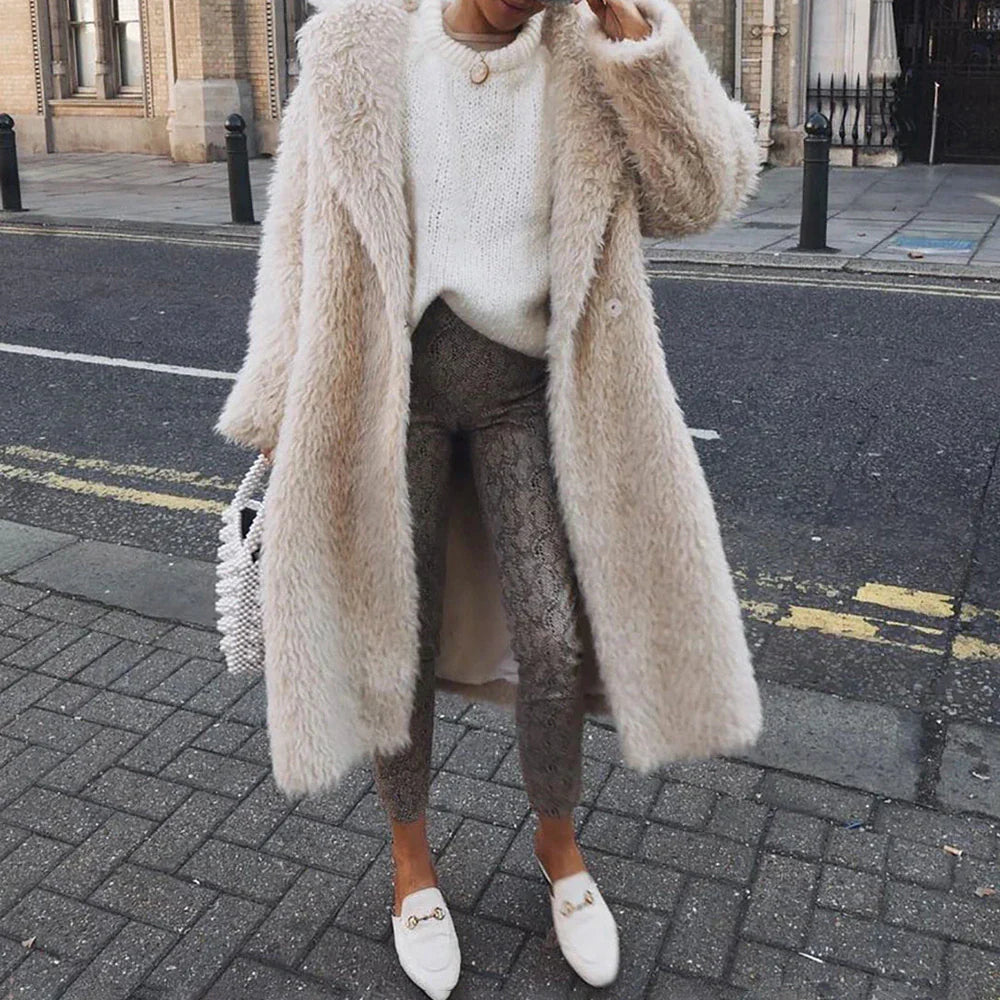 Eleganter flauschiger Wintermantel für Damen - Nena