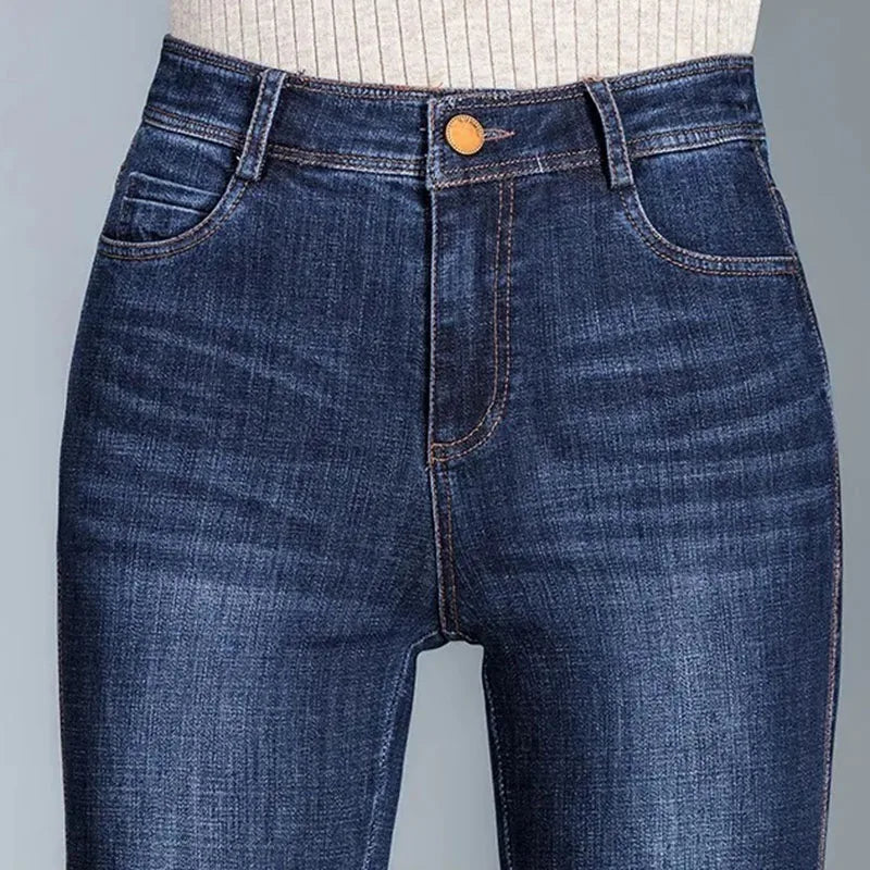 Celeste – Stilvolle Bootcut-Denim