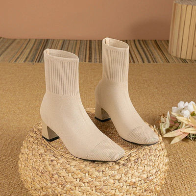 Sock Boots mit Blockabsatz | Strickdesign | Elegante Silhouette