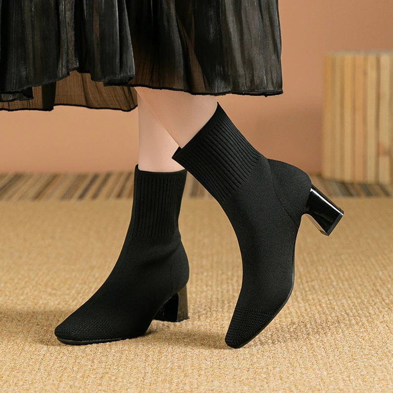 Sock Boots mit Blockabsatz | Strickdesign | Elegante Silhouette