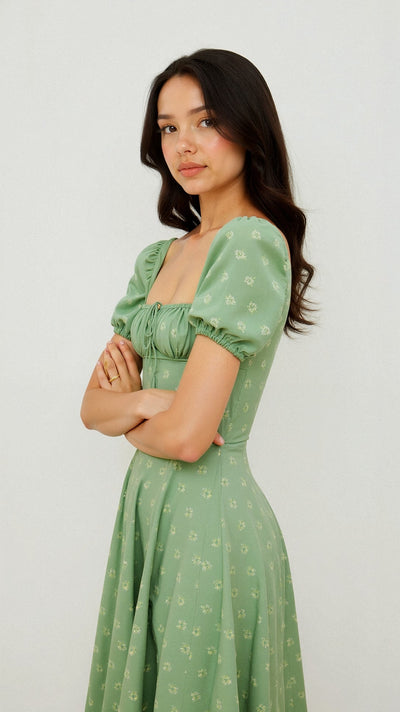 Evea - Schickes Midi-Kleid mit quadratischem Ausschnitt