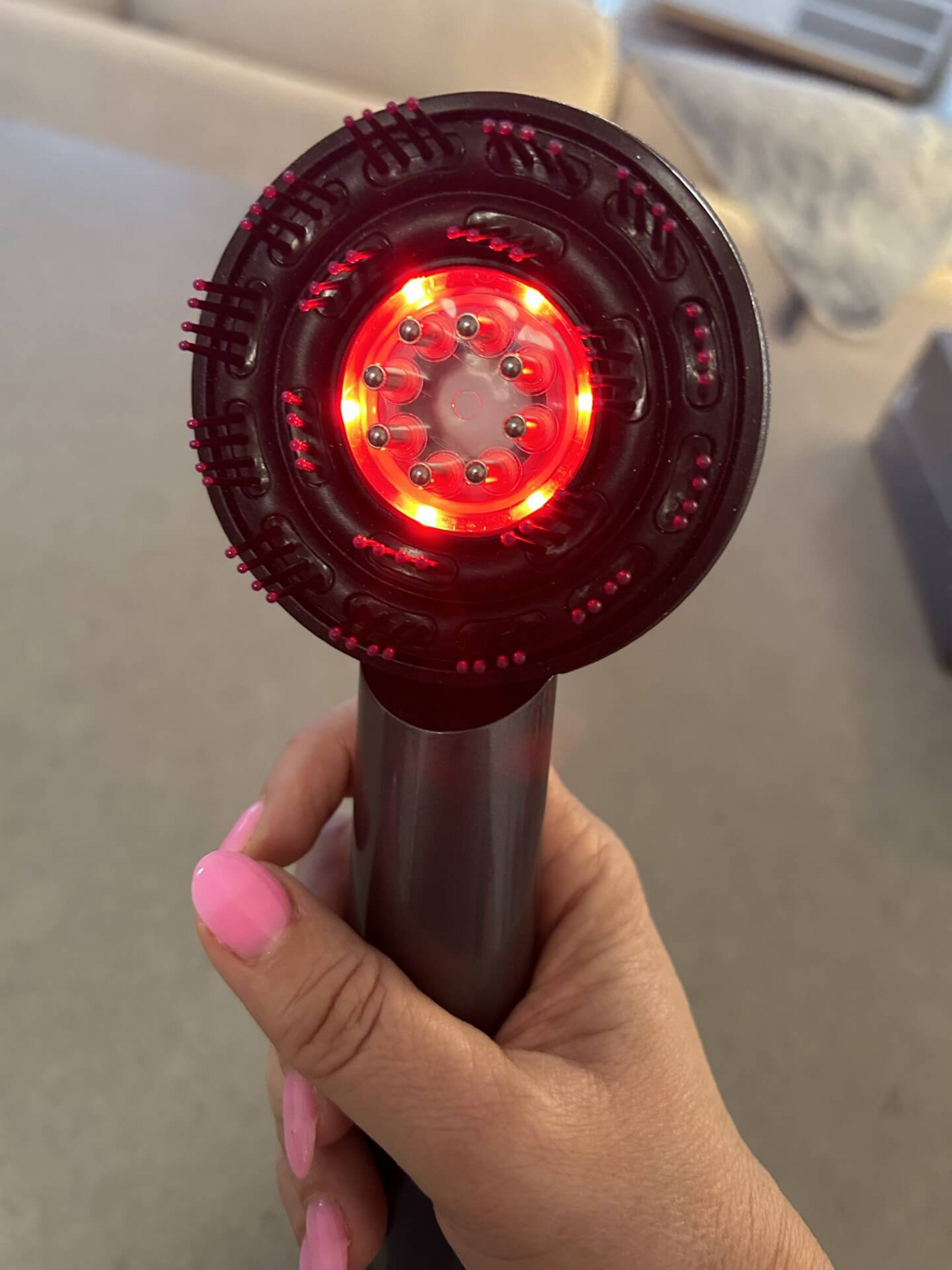 RedWave™ – Massierende Kopfhautbürste