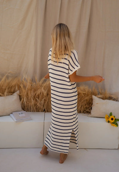 SOPHIA| DAS GESTREIFTE STRICKKLEID